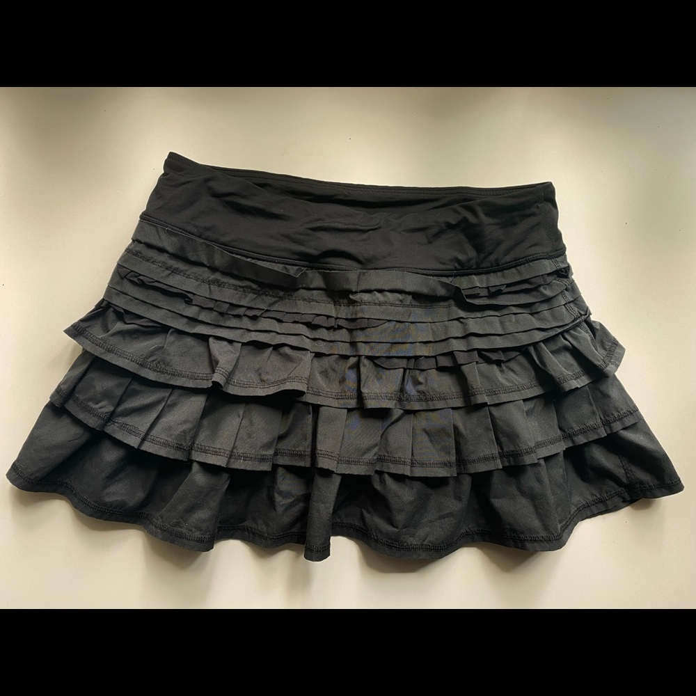 Lululemon Ruffled Tennis Skirt black